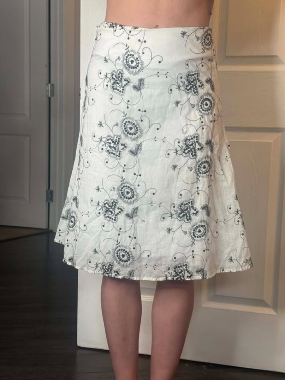 Mariposa - Vintage 00s Embroidered Floral A-Line Skirt Size Small